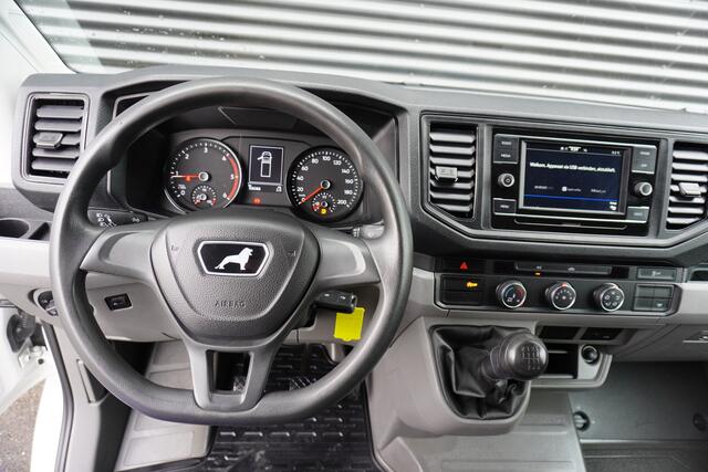 MAN TGE 140pk Bakwagen laadklep Apple Carplay Cruise control Airco 3-Zits Meubelbak Koffer LBW