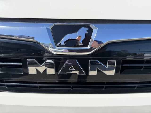MAN TGE 35 2.0 140pk Standaard automaat L2H2 Hoog / vaste prijs rijklaar ¤ 24.950 ex btw / lease vanaf ¤ 407 / airco / cruise / navi / camera / euro 6 / bpm vrij / imperial + trap / trekhaak !