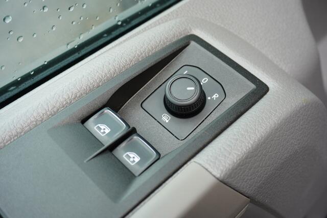 MAN TGE 180pk L3H3/L2H2 Trekhaak Camera Navigatie Apple Carplay Cruise control Airco 3-Zits