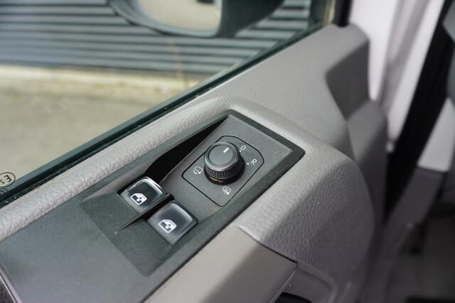 MAN TGE 180pk L4H3/L3H2 Trekhaak Apple Carplay Navigatie Camera Cruise control 3-Zits Kunstleder