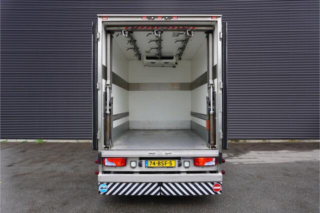 MAN TGE 6.180 180pk Automaat 5500kg koelwagen Thermo King Vleeshaken Lift Luchtvering Apple Carplay Navigatie Camera