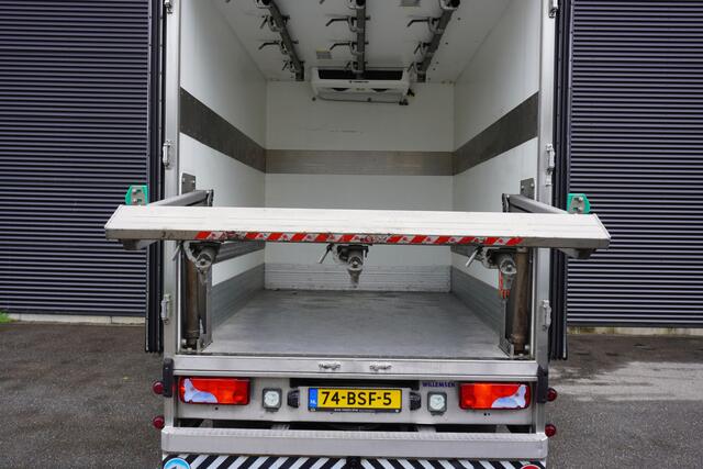 MAN TGE 6.180 180pk Automaat 5500kg koelwagen Thermo King Vleeshaken Lift Luchtvering Apple Carplay Navigatie Camera