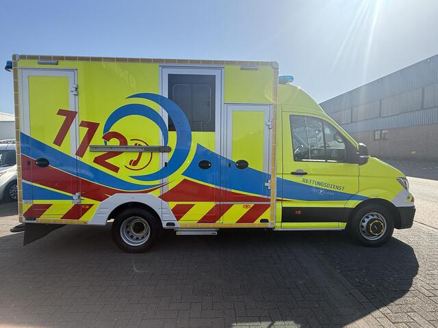 MAN TGE 180 50 180pk Automaat 50 AMBULANCE INCL STRYKER BRANCARD VB Luchtvering