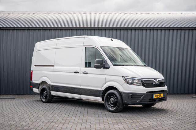 MAN TGE 2.0 TDI | L3H3 | 140 PK | 3-Zits | Trekhaak 3.0T | 1e Eigenaar | Camera | Carplay | Cruise | Airco | Trekhaak