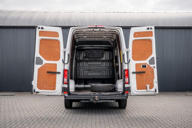 MAN TGE 2.0 TDI | L3H3 | 140 PK | 3-Zits | Trekhaak 3.0T | 1e Eigenaar | Camera | Carplay | Cruise | Airco | Trekhaak