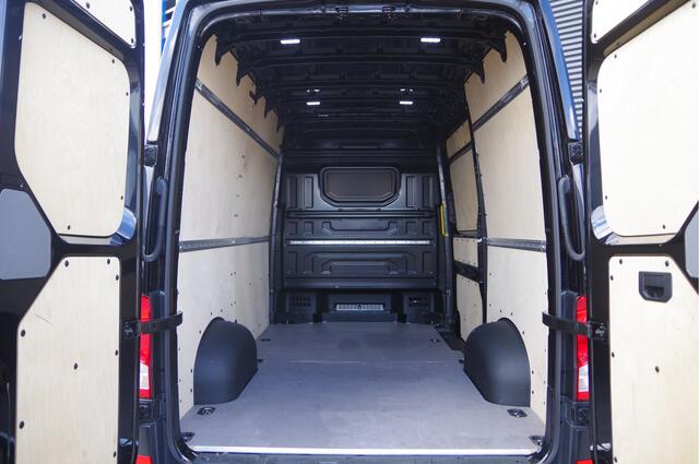 MAN TGE 3.180 35 2.0 L3H3(L2H2) 177PK AUT. LED, TREKHAAK, LEDER, ADAPT. CRUISE, CAMERA, STOELVERWARMING, STANDKACHEL, NAVI, CLIMA