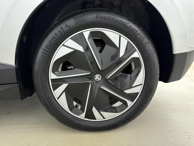 MG 4 MG4 Electric Luxury 64 kWh 204PK | Navigatie | Half-Lederen Bekleding | 360 Graden Camera | Apple CarPlay & Android Auto