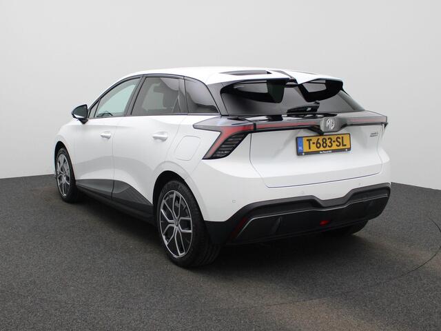 MG 4 MG4 Electric Luxury 64 kWh | Climate Control / ECC | Licht metalen velgen 18 inch | Cruise control Adaptive | Navigatie | Half lederen bekleding | Stoelverwarming | LED koplampen | Park Distance Control voor en achter | Achteruitrijcamera |