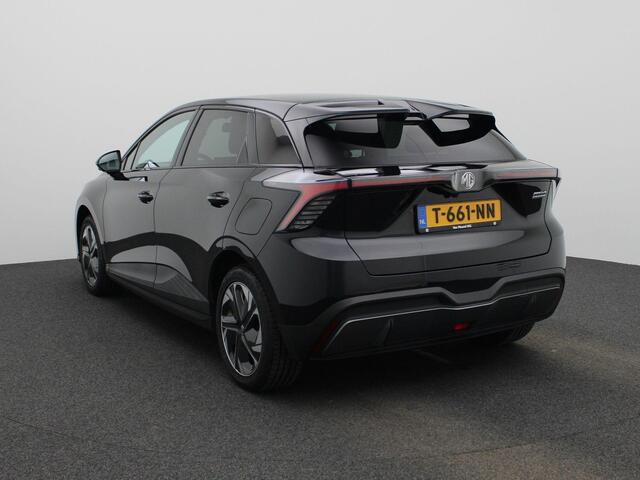 MG 4 MG4 Electric Luxury 64 kWh | Climate Control / ECC | Cruise control Adaptive | Navigatie | Half lederen bekleding | Stoelverwarming | LED koplampen | Park Distance Control voor en achter | Achteruitrijcamera |