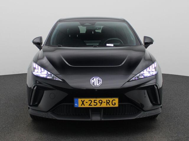 MG 4 MG4 Electric Luxury 64 kWh | Climate Control / ECC | Navigatie | Lederen bekleding grijs | Stoelverwarming | LED koplampen | Park Distance Control achter | Achteruitrijcamera |