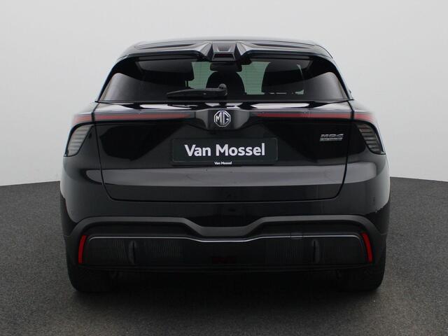 MG 4 MG4 64 kWh Luxury | Climate Control / ECC | Cruise control Adaptive | Connectiviteit af fabriek | Navigatie | Half lederen bekleding| Elektrisch verst. stoelen | Stoelverwarming | LED koplampen | Park Distance Control voor en achter | Achteruitrijcamera |