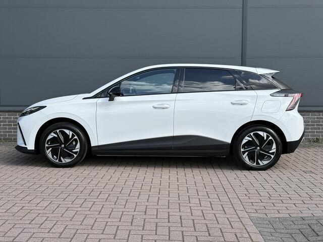 MG 4 MG4 Electric Luxury 64 kWh / Eerste Eigenaar / Stoel+Stuur Verwarming / Navigatie / 360º Camera / Elektrische Bestuurders Stoel / Keyless /