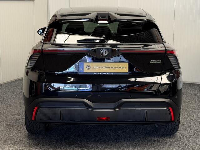 MG 4 MG4 ELECTRIC LUXURY LONG RANGE 204 PK 64 KWH FABRIEKGARANTIE TOT 2031 !!! NAVIGATIE ADAPTIVE CRUISE CONTROL APPLE CARPLAY/ANDROID 360 CAMERA STOEL EN STUURVERWARMING DODEHOEKSENSOREN RIJSTROOKSENSOREN KEYLESS GO ZEER MOOI !! NIEUW BINNEN