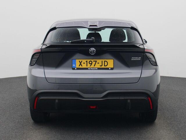 MG 4 MG4 Electric Standard 51 kWh 170PK | Climate Control | Keyless Entry & Start | 17'' Inch Velgen | Parkeersensoren | All Season Banden | Apple CarPlay & Android Auto