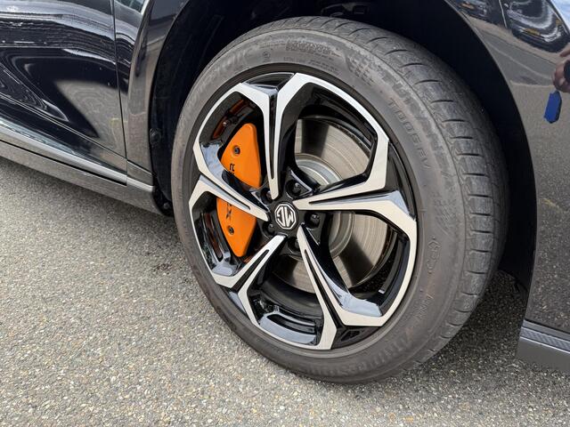 MG 4 MG4 64 kWh Xpower SOH 97% | 435pk! VOLLEDIGE MG GARANTIE T/M 03-2033 | RIJKLAARPRIJS | 360 CAMERA |
