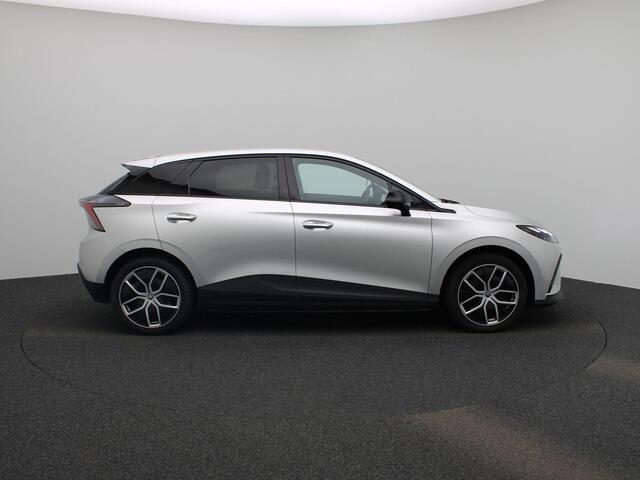 MG 4 MG4 64 kWh Luxury | Apple/Carplay | Camera | Parkeersensoren | Electrische Stoelen