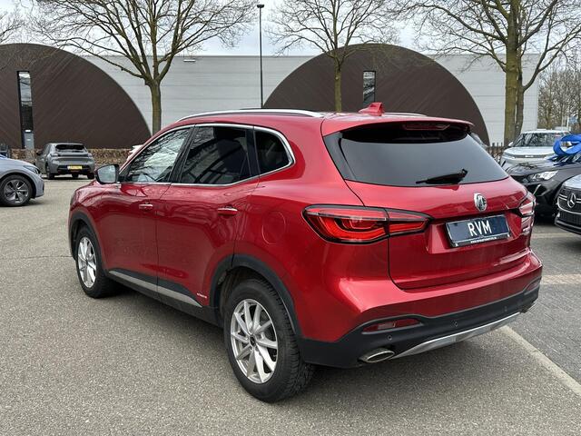 MG EHS 1.5 TGDI Luxury VAN ¤ 25.900,- VOOR ¤ 22.330,- UW LENTEVOORDEEL ¤ 3.570,-! | PHEV | MEGA COMPLEET! | COMPLETE HISTORIE AANWEZIG | FABRIEKSGARANTIE T/M 011-2030 | 52km WLTP ELECTR RIJBEREIK, TOTAAL RIJBEREIK TOT 1.000km! |