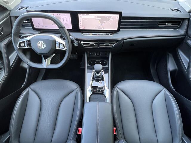 MG HS 1.5 Full Hybrid+ Luxury / Fabrieksgarantie tot 12-2032<150.000 km / Stuur- & Stoelverwarming / Elektrische achterklep / Camera 360° / Apple Carplay Android Auto / Adaptief cruise control / Draadloze telefoon lader / Keyless Entry/Start / 19" LM wielen /