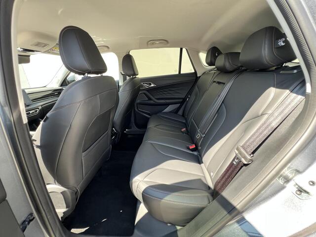 MG HS 1.5 Full Hybrid+ Luxury / Fabrieksgarantie tot 12-2032<150.000 km / Stuur- & Stoelverwarming / Elektrische achterklep / Camera 360° / Apple Carplay Android Auto / Adaptief cruise control / Draadloze telefoon lader / Keyless Entry/Start / 19" LM wielen /