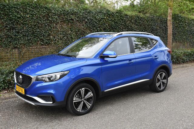 MG ZS EV Luxury 45 kWh | LEDER | PANORAMADAK| CARPLAY