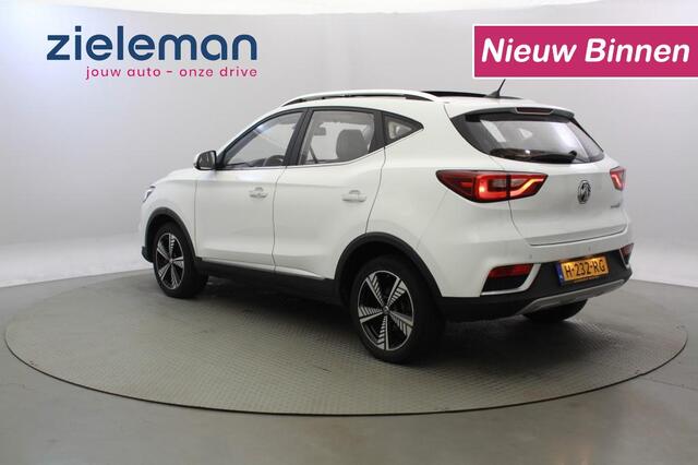 MG ZS Luxury 45 kWh - Carplay, Panorama, Leer, Camera, Stoelverw.