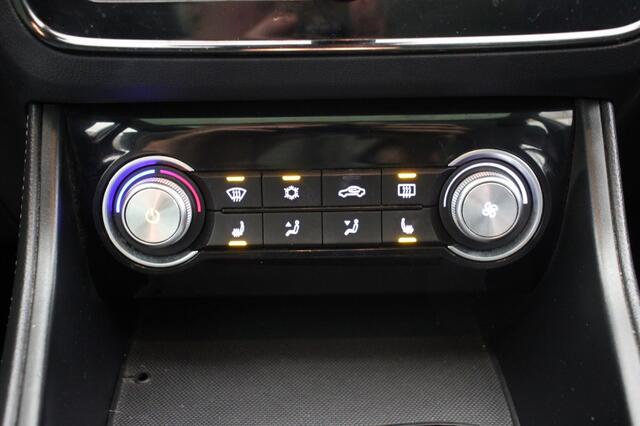 MG ZS Luxury 45 kWh - Carplay, Panorama, Leer, Camera, Stoelverw.