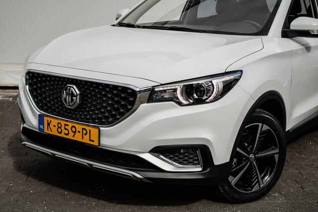 MG ZS MG EV Luxury 45 kWh Panoramadak/ Leer/ Stoelverwarming/ Adapt. cruise/ Camera/ Carplay