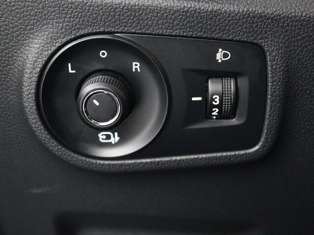 MG ZS MG EV Luxury 45 kWh | Leder | Panoramadak | Trekhaak | Camera | Nederlandse Auto | NAP |