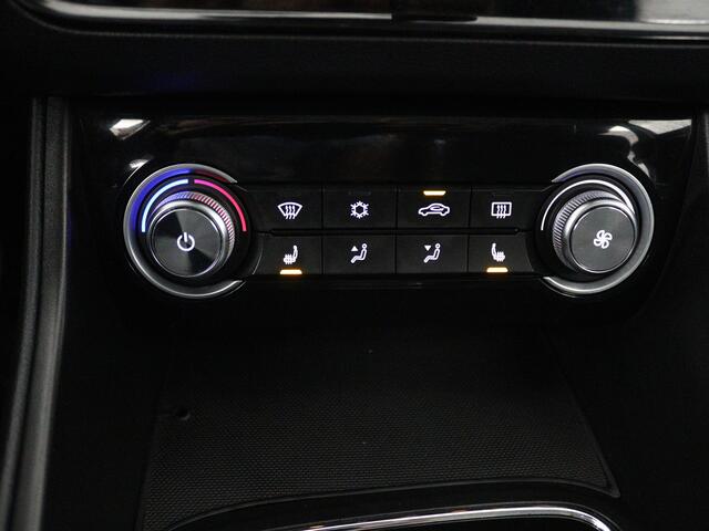 MG ZS MG EV Luxury 45 kWh | Leder | Panoramadak | Trekhaak | Camera | Nederlandse Auto | NAP |