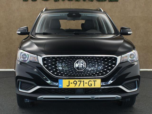 MG ZS EV Luxury 45 kWh - ORIGINEEL NEDERLANDSE AUTO - PANORAMADAK - ADAPTIEVE CRUISE CONTROL - APPLE CARPLAY/ANDROID AUTO - KEYLESS ENTRY/START - DODEHOEKDETECTIE - LEDEREN BEKLEDING - VOORSTOELEN VERWARMD