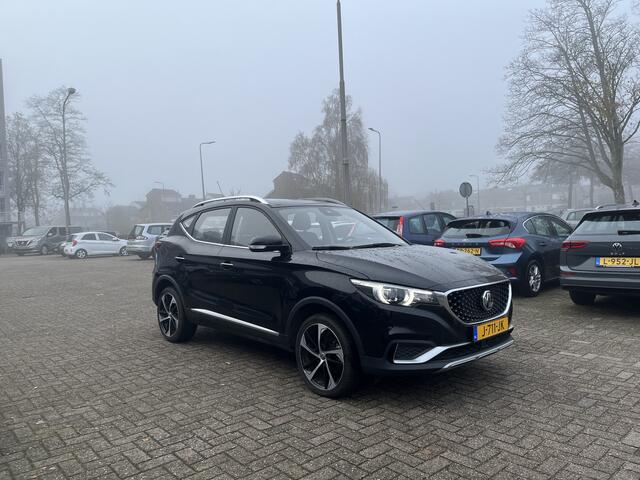 MG ZS MG EV Luxury 45 kWh Pano Automaat Navi Cruise Lmv Pdc Acamera Nap Dealer onderhouden