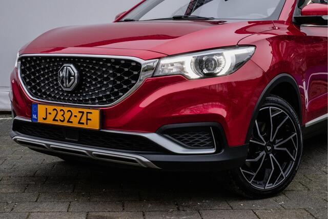 MG ZS MG EV Luxury 45 kWh Panoramadak/ Leer/ 18" Lmv/ Stoelverwarming/ Adapt. cruise/ Camera/ Carplay
