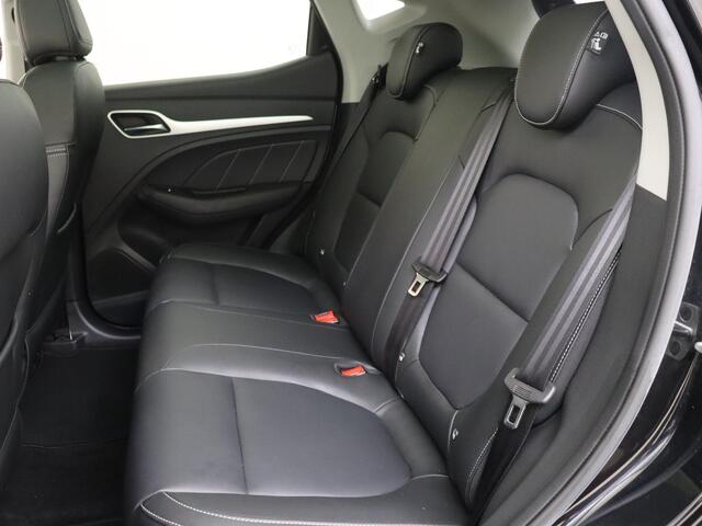 MG ZS MG EV Luxury 45 kWh 1e eig. / Panoramadak / Apple carplay / Camera
