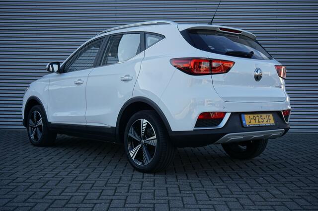MG ZS 143PK EV Luxury | AUTOMAAT | PANO | CAMERA | STOELVERWARMING