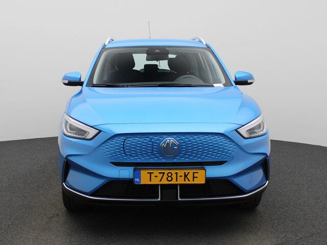MG ZS EV Long Range Comfort 70 kWh | Camera | Adaptieve Cruise Control | PDC Achter | Stoelverwarming | 3-Fase Onboard-lader | LED-Verlichting | Keyless | 17" LMV | Full-Map Navigatie | Apple Carplay & Android Auto