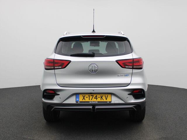 MG ZS MG EV EV Standard Range Comfort 50 kWh | Climate Control / ECC | Licht metalen velgen 17 inch | Cruise control Adaptive | Navigatie | Stoelverwarming | LED koplampen | Park Distance Control achter | Achteruitrijcamera | Dakrailing |