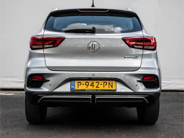 MG ZS EV Standard Range Luxury 50 kWh SOH 89% Panoramadak/ 360 Camera/ Blindspot/ Leer/ Stoelverwarming/ Carplay