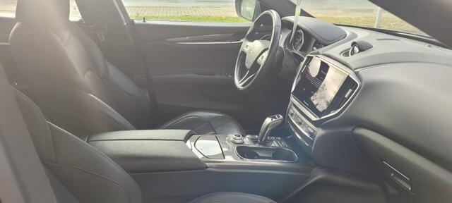 Maserati GHIBLI 3.0 V6 Modena 350 PK Glazen Schuifdak Stoelverwarming 20 Inch