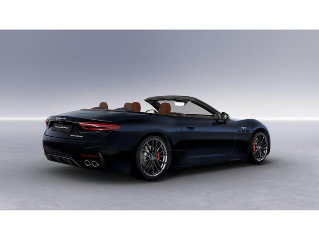 Maserati GRANCABRIO Trofeo 3.0 V6 Twin Turbo | 550 pk | Blu Maserati| Head Up Display | Sonus Faber Premium Audio | Comfort package