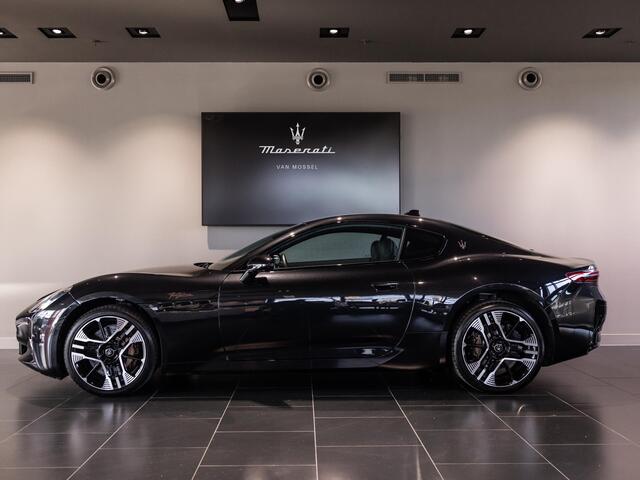 Maserati GRANTURISMO AWD Folgore 92.5 kWh 761pk | 2 jaar garantie | 20-21" velgen | Sonus Faber Premium Audio | Stoelventilatie | Cruise control adaptief
