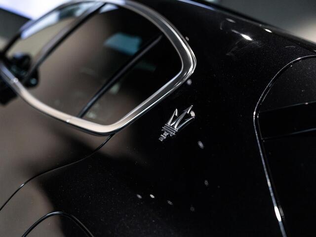 Maserati Grecale 2.0 MHEV GT 300pk | 2 jaar garantie | Stoel- en stuurverwarming | Leder | Panoramadak | 20" velgen | Head Up Display | All Season