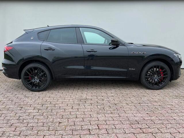 Maserati Levante 3.0 V6 SQ4, 430 PK AWD, GranSport, Panoramadak, Luchtvering