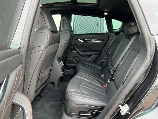Maserati Levante 3.0 V6 SQ4, 430 PK AWD, GranSport, Panoramadak, Luchtvering
