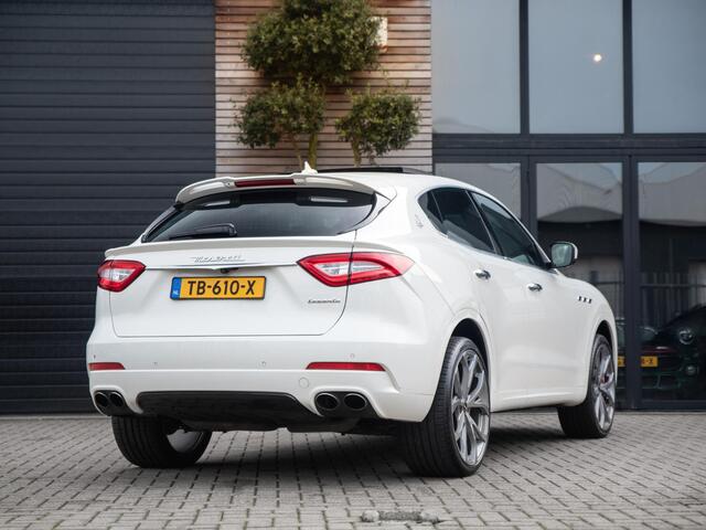 Maserati Levante 3.0 V6 S AWD GranLusso Novitec Pano Leer 22 Inch H&K