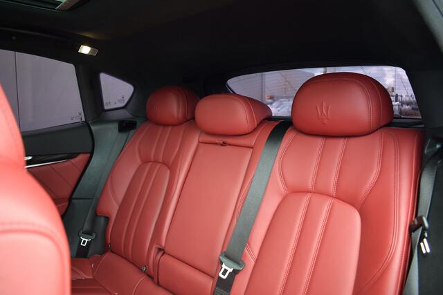 Maserati Levante 3.0 V6 S AWD GranLusso | Pano | Leer | H/K | Apple CarPlay | Luchtvering