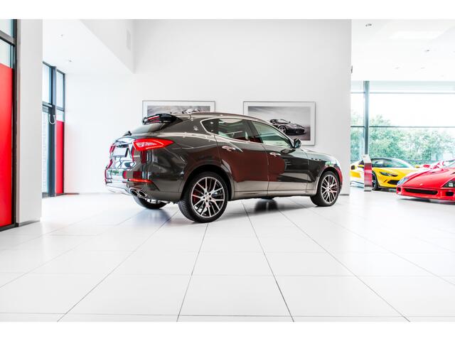 Maserati Levante 3.0 V6 D AWD GranSport ~ 1e eigenaar ~ * AUTOMAAT* *Schuif/kanteldak* - Harman Kardon Audio, Rondomzicht camera