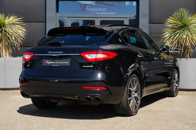 Maserati Levante 3.0 V6 AWD GranSport 350pk Panoramadak/Stoelverwarming/Camera