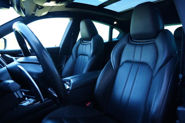 Maserati Levante 3.0 V6 AWD GranSport 350pk Panoramadak/Stoelverwarming/Camera