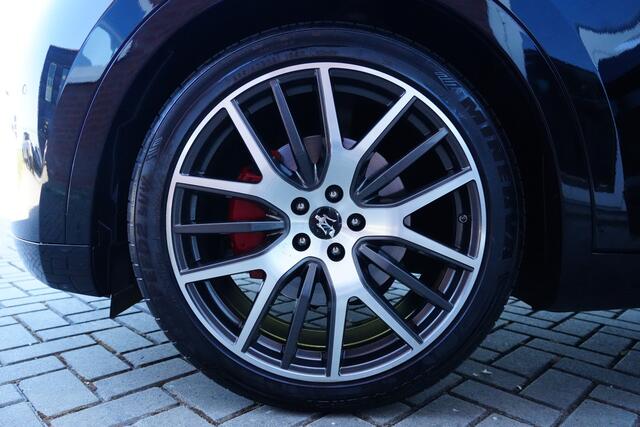 Maserati Levante 3.0 V6 AWD GranSport 350pk Panoramadak/Stoelverwarming/Camera