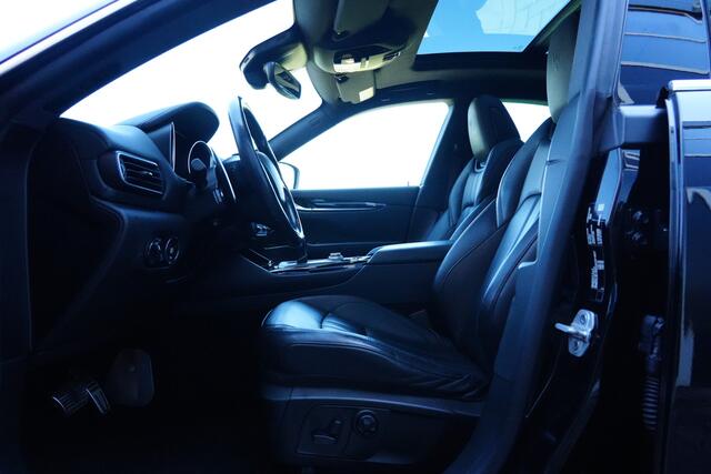 Maserati Levante 3.0 V6 AWD GranSport 350pk Panoramadak/Stoelverwarming/Camera